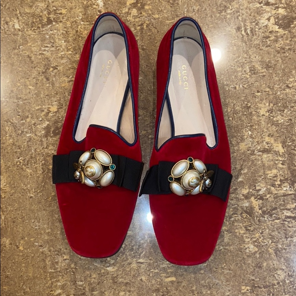 Excellent condition GUCCI velvet loafers